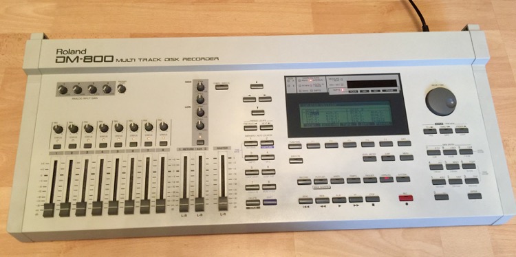 Roland DM-800